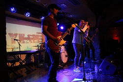 Como el año pasado por estas fechas estuvimos disfrutando de GREEN COVERS en la Sala Porta Caeli. Repetimos y lo volveremos a hacer, son una pasada.